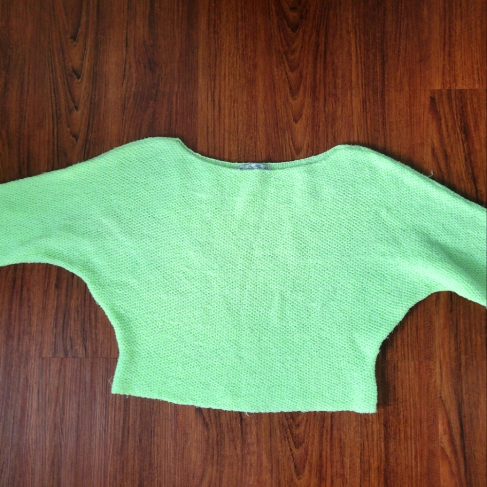 Crop sweater